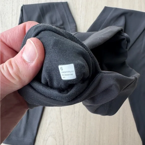 Wunder Train High-Rise Tight with Pockets 28" size 6 Graphite Gray - Picture 7 of 7